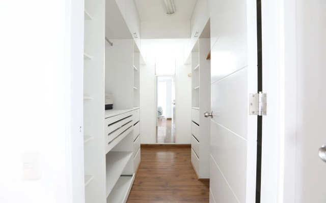 Boardwalk Modern Apartment With Oceanview