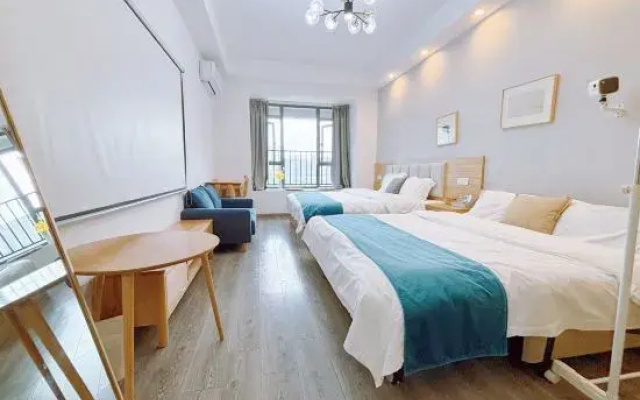 Chengdu Hexi Apartment (Huanhuahui East Railway Station Branch)