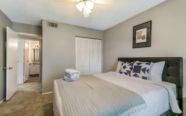 University Suite + Pool + Gym