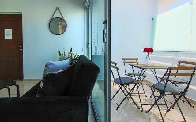 Phaedrus Living: Seaside Luxury Flat Lighthouse 62