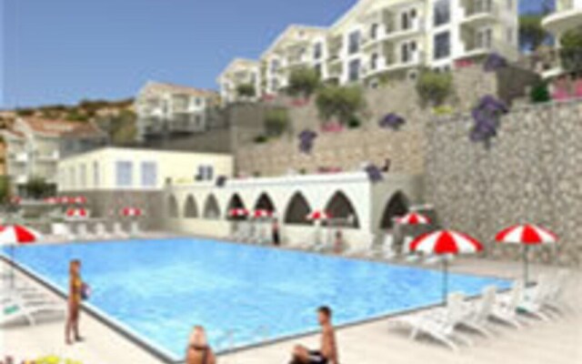 Aegean Cost Luxury 4-Bed Duplex or affordable