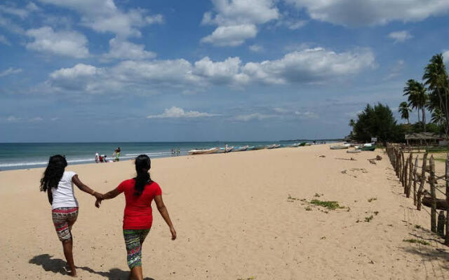 Marine Tourist Beach Guest House Negombo Beach