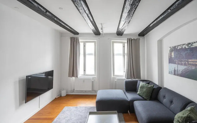 Charming City Apartment w 2-bedrooms
