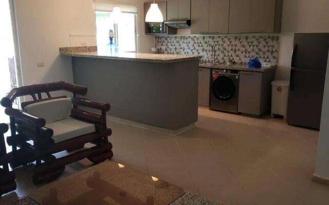 Garden view apartment on Las Ballenas beach