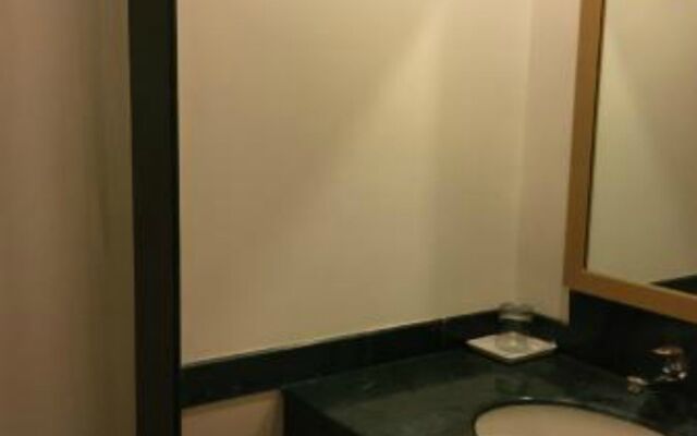 Red Fox by Lemon Tree Hotels, Delhi Airport