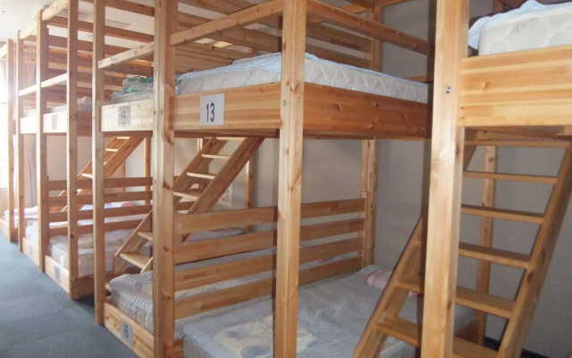 Hidamarinoyu Flop House - Hostel