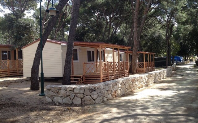 Comfortable Chalet With two Bathrooms at 31 km From Zadar VR