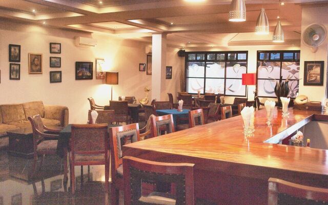 The Gecho Inn Town