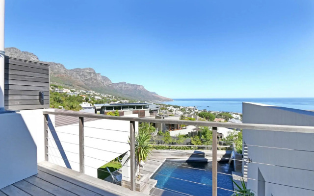 Villa Aqua