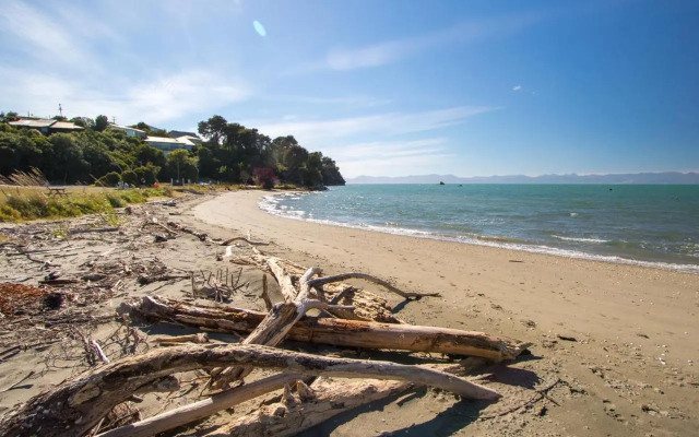 Tapu Bay Treasure - Kaiteriteri Holiday Home