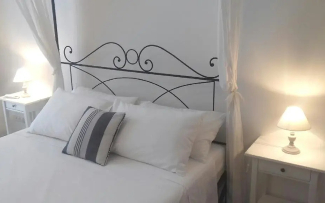 Charming Apartment Near Piramide