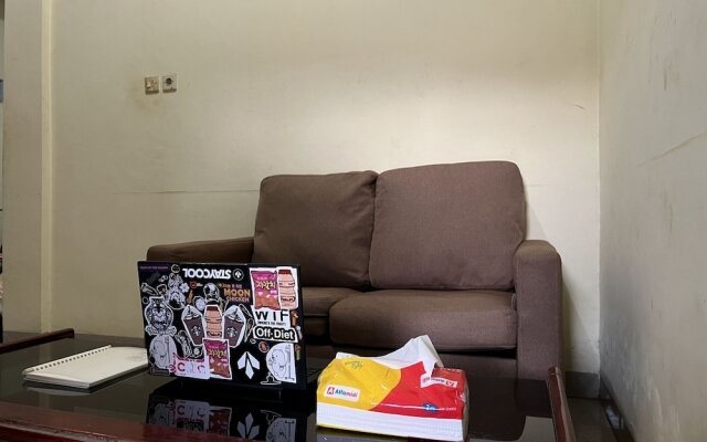 Hotel O Wisma Aluh AmbakNearPantai batu lima Asbullah tmbngn