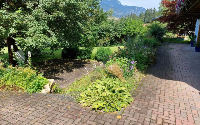 Stony Sea Apartments