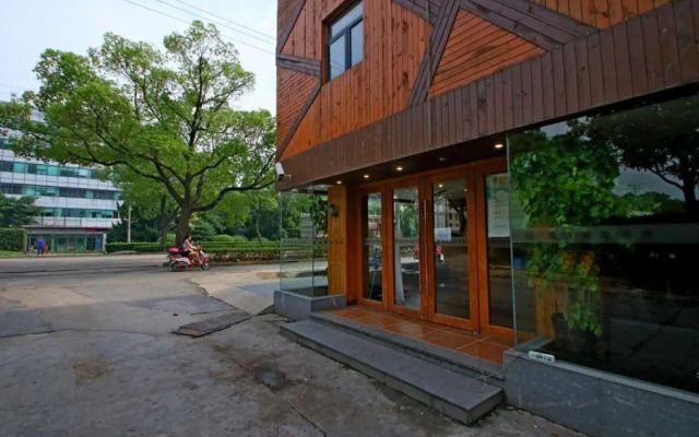 Shell Hotel Shanghai Minhang District Wenjing Road Metro Station