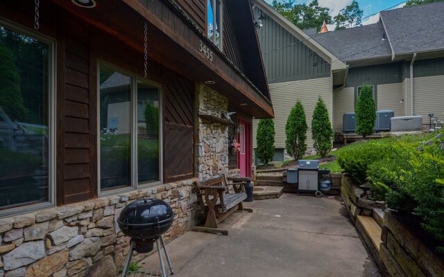 Lake View 3 Bedroom House