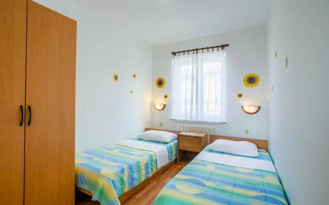 Apartments and rooms with parking space Kraljevica - 17589