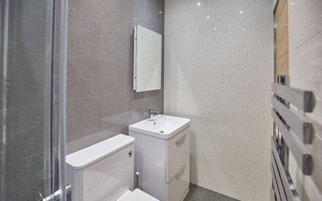 Host Stay Knight Retreat