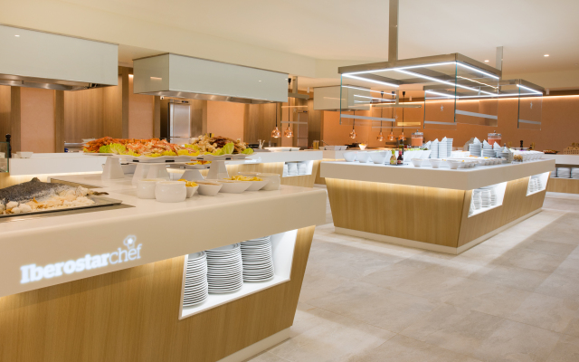 Отель Iberostar Waves Málaga Playa