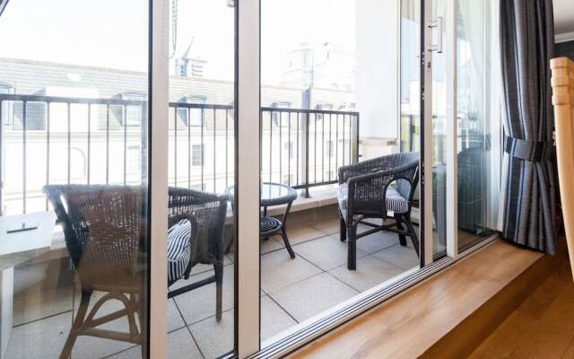 Riverside views at Chelsea Harbour