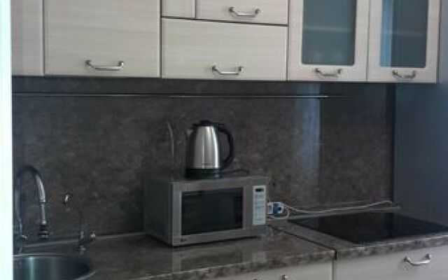 Apartments Kvartirov on str. Respubliki, bld. 37a