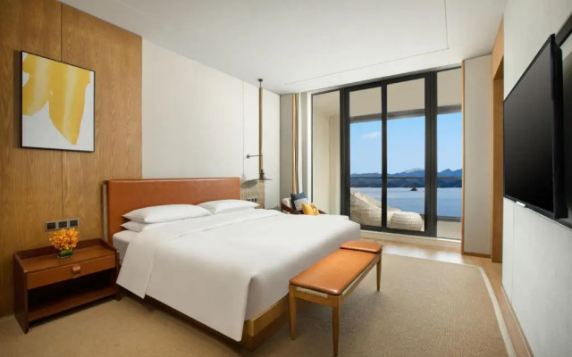 voco Thousand Island Lake by IHG