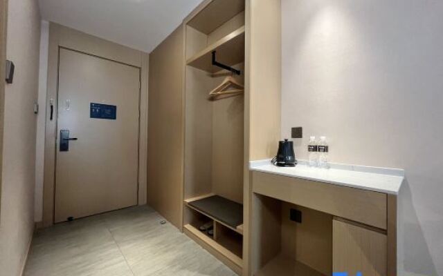 Tongbai Yun Hotel (Anqing Duxiu Avenue Greenland New Metropolis Branch)