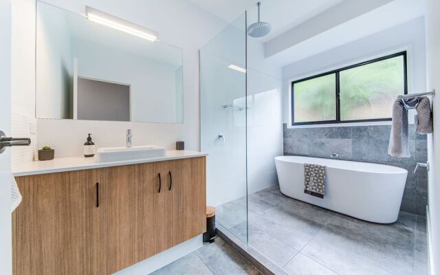 Hillside Haven Airlie Beach