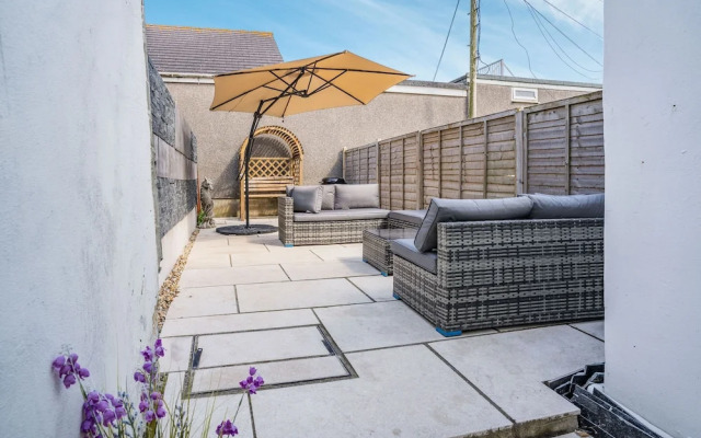 76A Mackworth Road