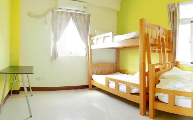 17years old coffee hostel