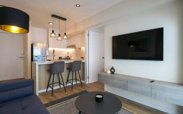 w Sensational 2BR in the Heart of Barranco