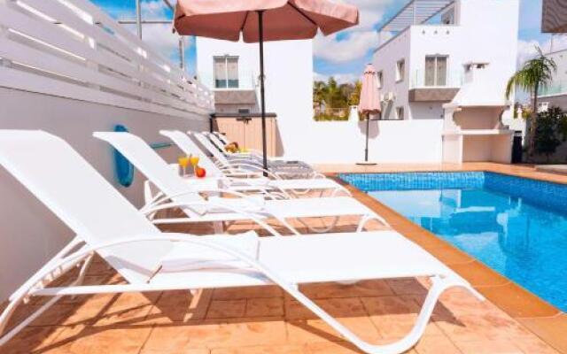 Holiday Home 3 Bedrooms 1 Bathroom Ayia Napa