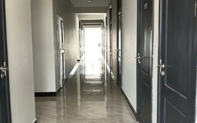 Mach Hotel