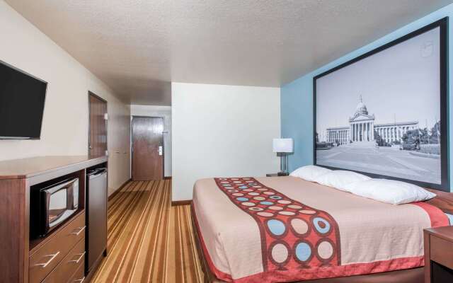 Super 8 by Wyndham Claremore OK