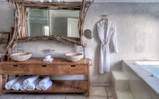 Mystique, a Luxury Collection Hotel, Santorini