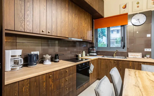 Jeannette s Seaside Getaway - Kalamata Urban Gem