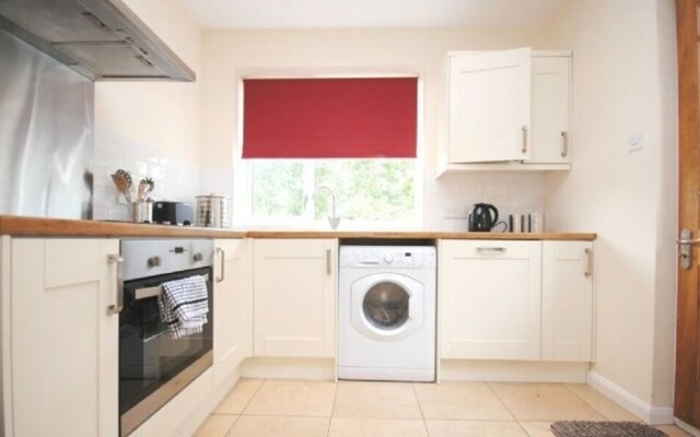Carlton Avenue, Rose Green 413627