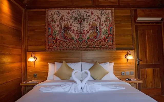 Devani Resort Sidemen