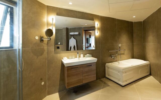 Niraamaya Retreats Samroha Athirappilly