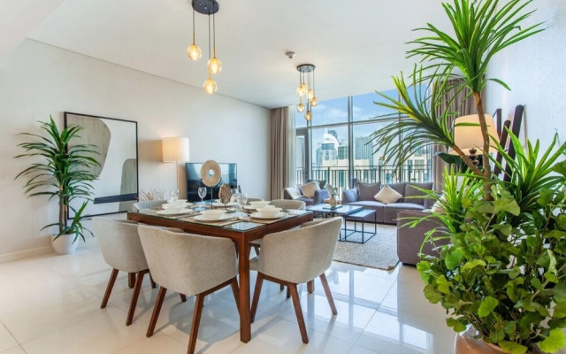 Family Home Nearby Burjkhalifa With lux Furnishing