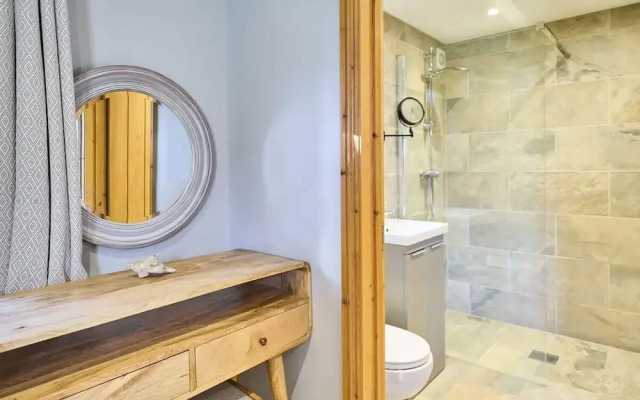 Host Stay Orchard Barn