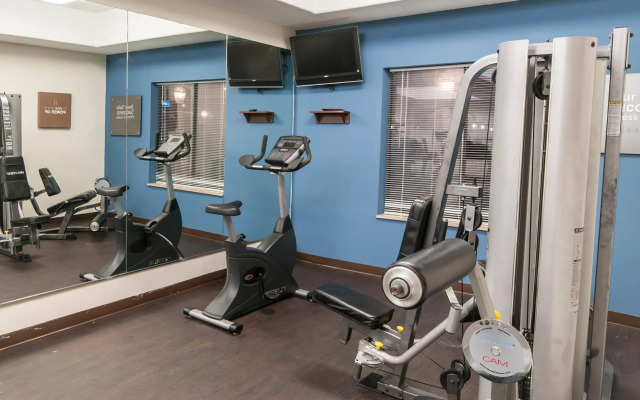 Spark by Hilton Houston Hobby Airport