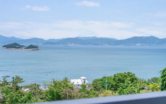 Yeosu Dulggot Pension