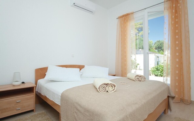 Awesome Home in Prigradica With Wifi and 4 Bedrooms
