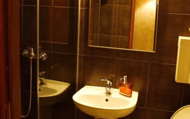 Avalon Rooms Oradea-Romania
