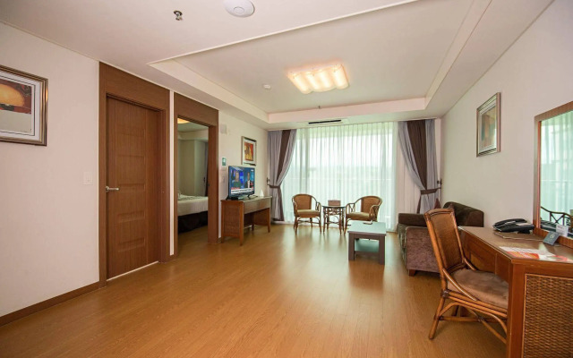 Xenia Hotel Clark - Multi Use Hotel
