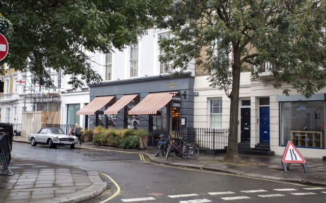 Victoria Charming Atmosphere