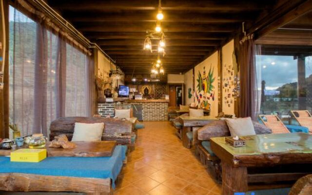 Theme Lovertree Holiday House