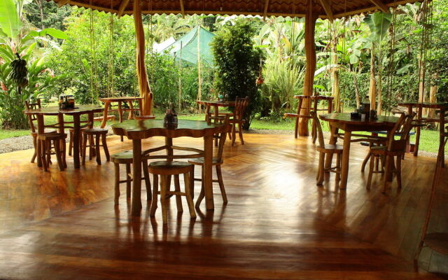 Costa Azul Lodge