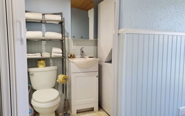 Nautical That One Apartment Near City Attractions by Redawning