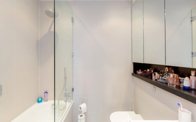 Olympia 2 Bed Duplex by BaseToGo